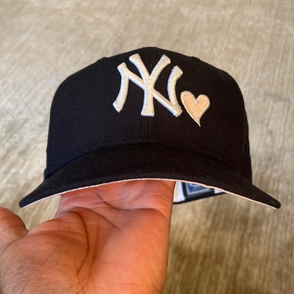 New York Yankee Fitted NAVY PINK HEART 27TH